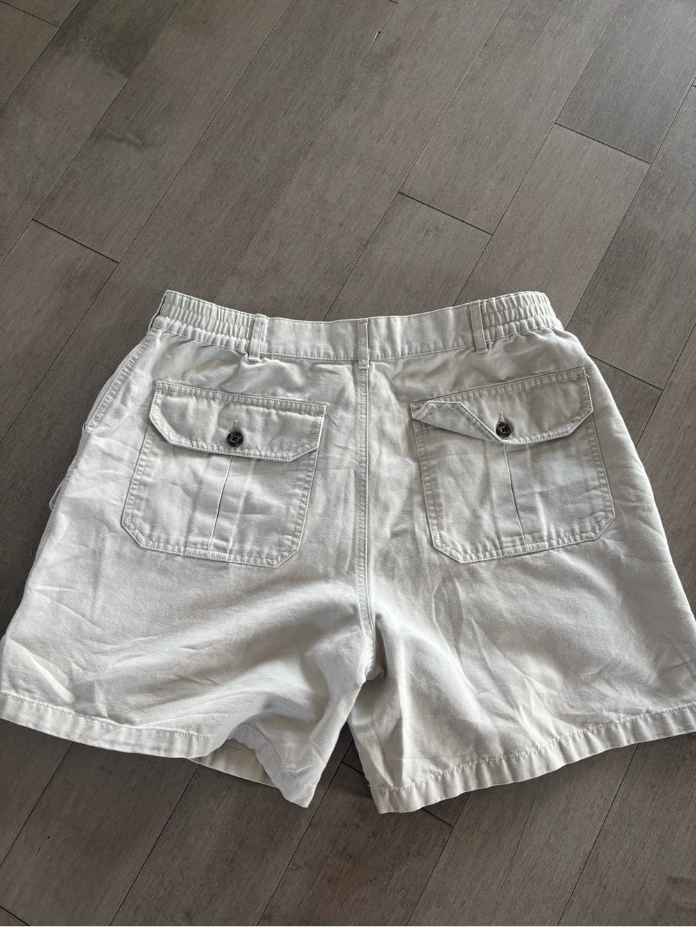 Light Cream Men's Cargo Shorts with Utility Pockets - Picture 8 of 10